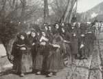 smútocný sprievod na pohrebe grófa Dionýza Andrássyho v roku 1913 (archív J. Barcziho)